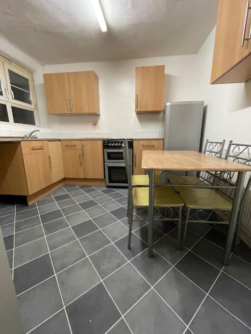 Property In Brixton Londyn Zewnętrze zdjęcie